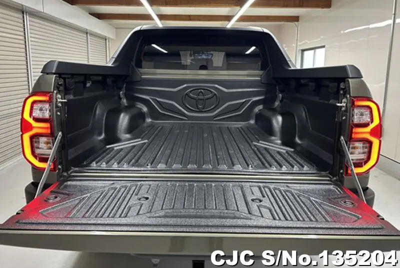 Toyota Hilux in Oxide Bronze Metallic for Sale Image 6
