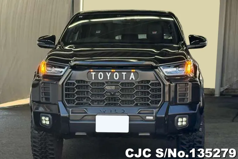 Toyota Hilux in Black for Sale Image 4