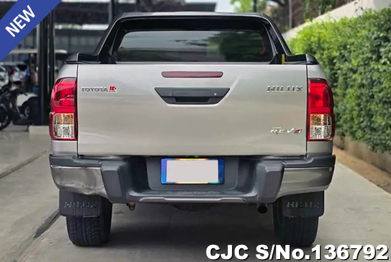 Toyota Hilux in Silver for Sale Image 4
