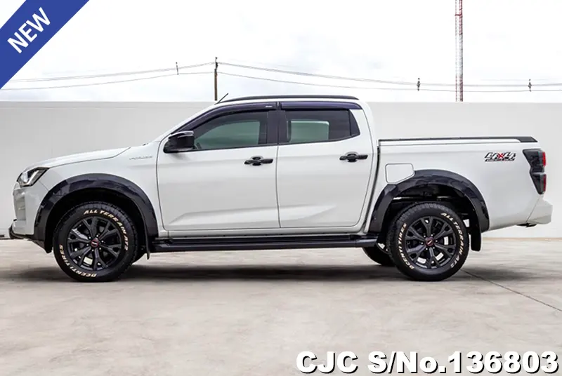 Isuzu D-Max in White for Sale Image 7