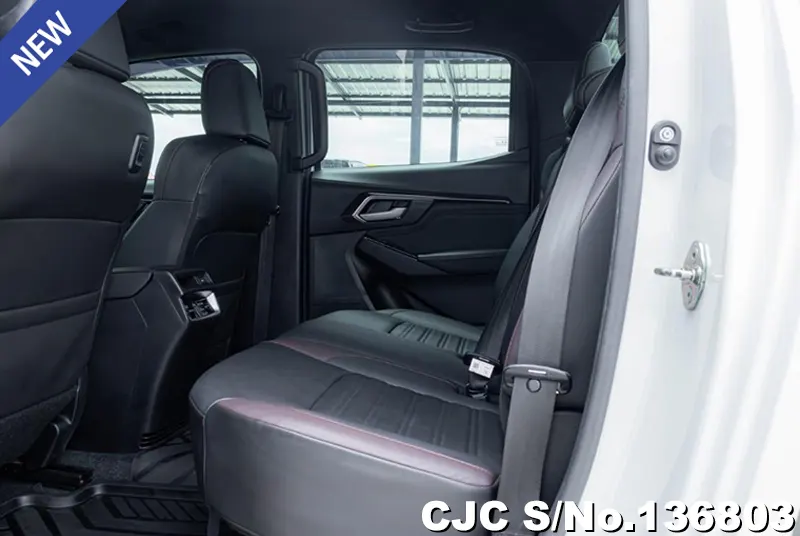 Isuzu D-Max in White for Sale Image 12