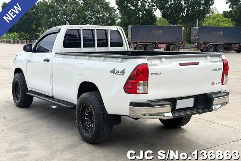 Toyota Hilux in White for Sale Image 1