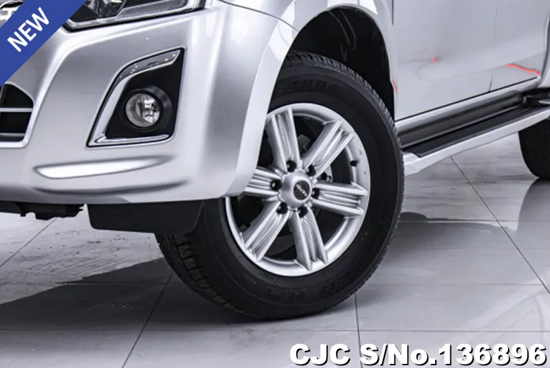 Isuzu D-Max in Gray for Sale Image 11