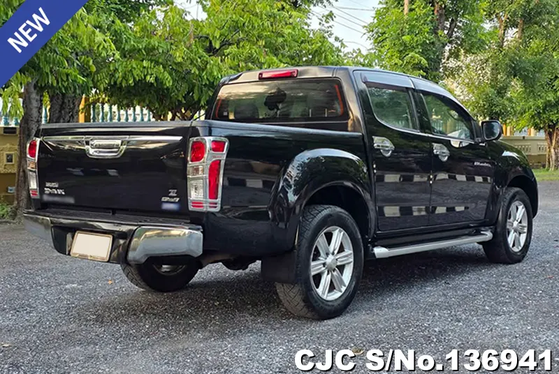 Isuzu D-Max in Black for Sale Image 2
