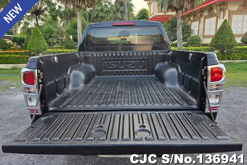 Isuzu D-Max in Black for Sale Image 6