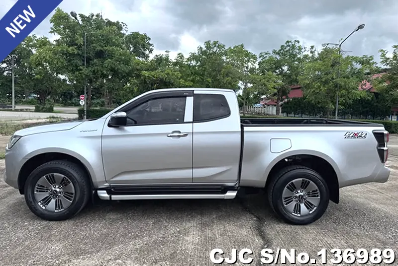Isuzu D-Max in Gray for Sale Image 6
