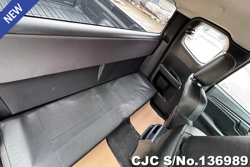Isuzu D-Max in Gray for Sale Image 11