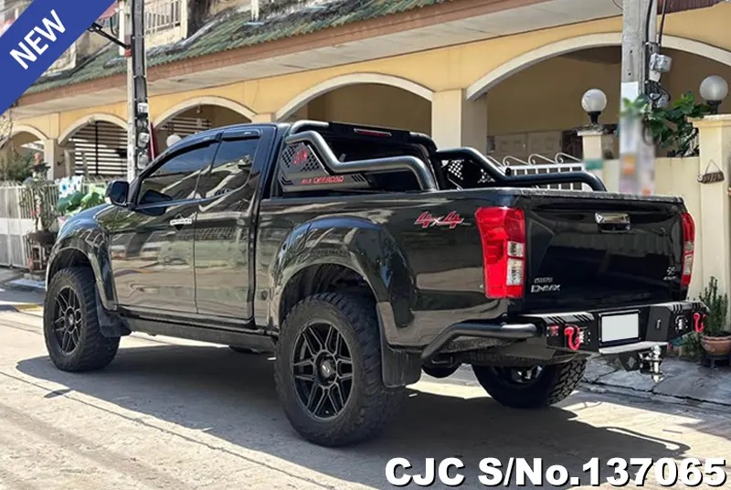 Isuzu D-Max in Black for Sale Image 1