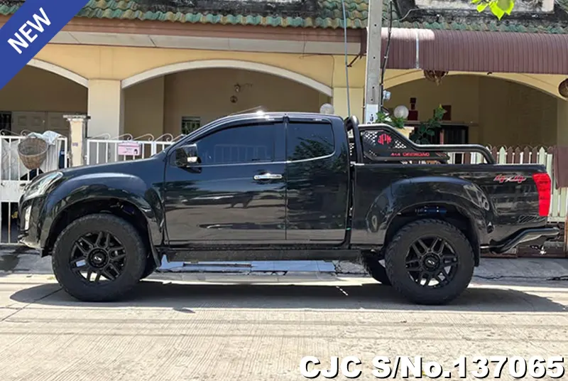 Isuzu D-Max in Black for Sale Image 7