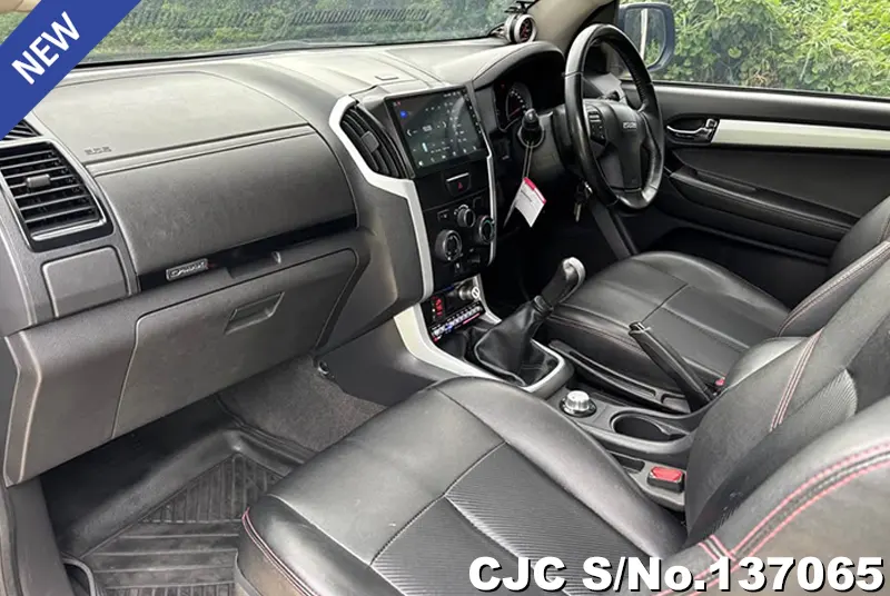 Isuzu D-Max in Black for Sale Image 10