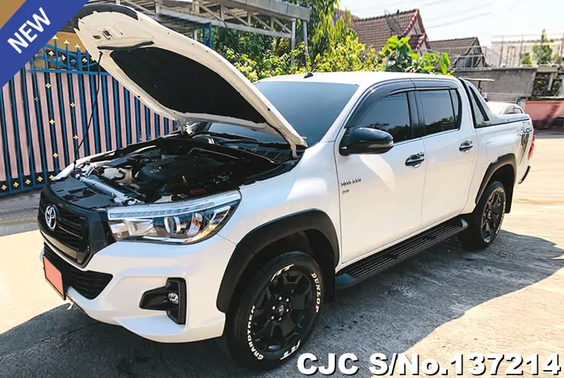 Toyota Hilux in White for Sale Image 11
