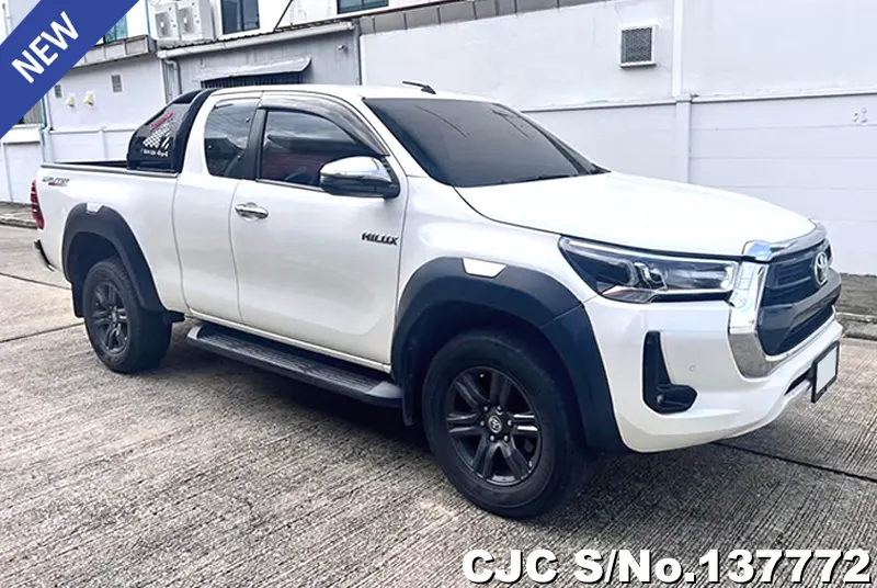 >Toyota / Hilux / Revo