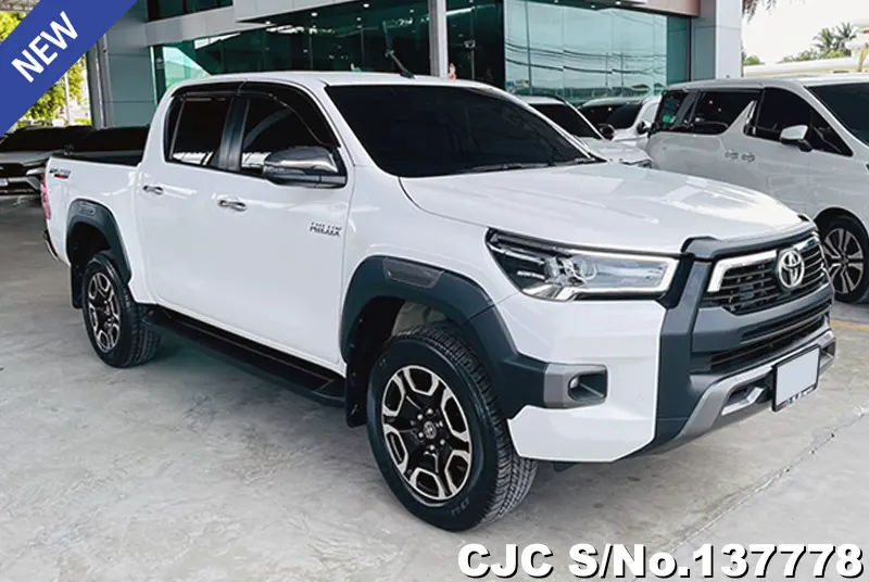 >Toyota / Hilux / Revo