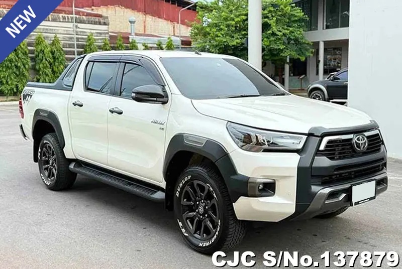 Toyota Hilux in White for Sale Image 0