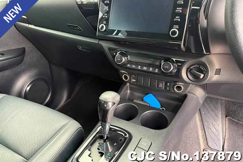 Toyota Hilux in White for Sale Image 11