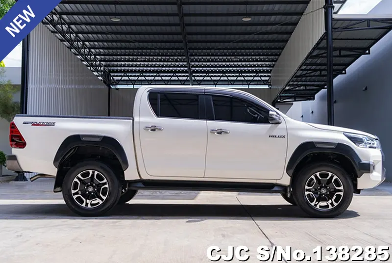 Toyota Hilux in White for Sale Image 6