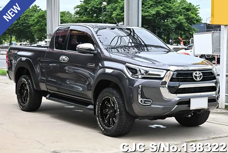 >Toyota / Hilux / Revo