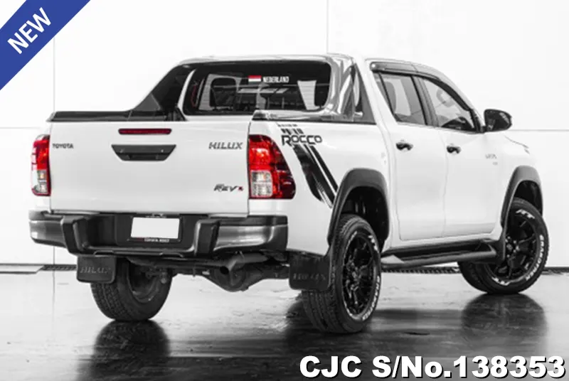 Toyota Hilux in White for Sale Image 2