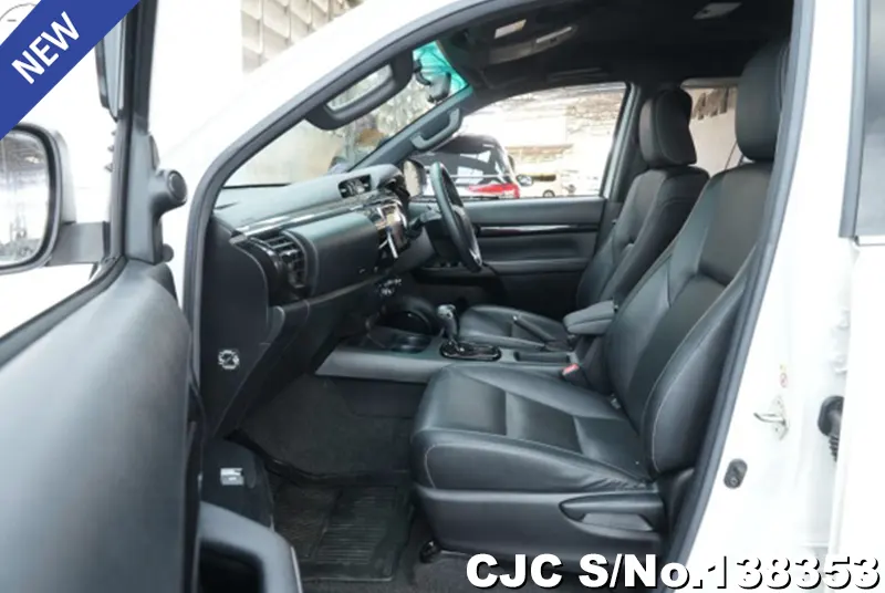 Toyota Hilux in White for Sale Image 8