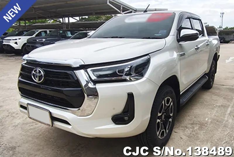 Toyota Hilux in White for Sale Image 3