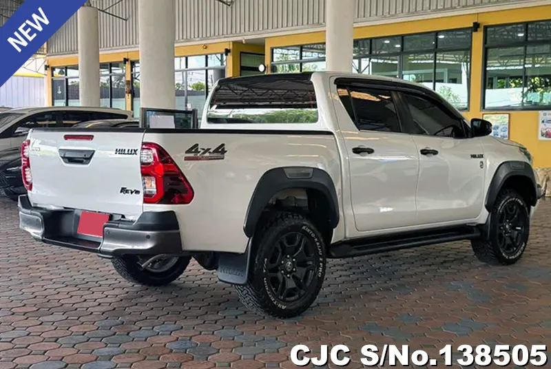 Toyota Hilux in White for Sale Image 2