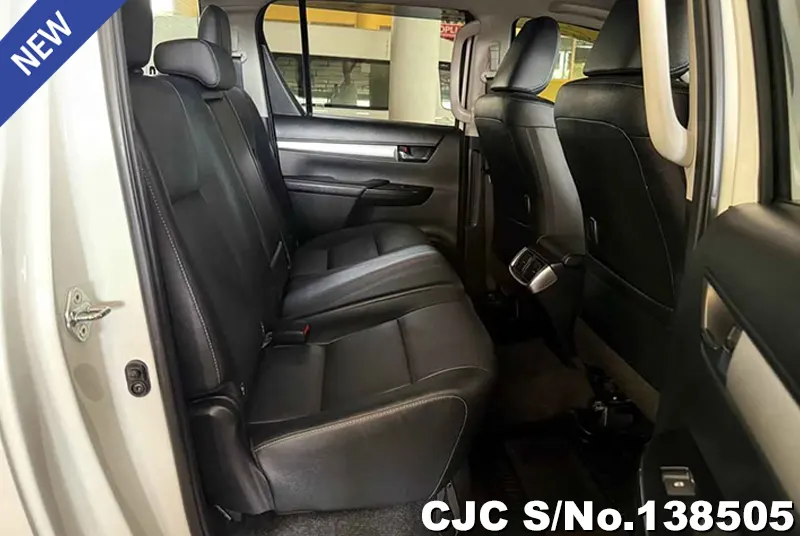 Toyota Hilux in White for Sale Image 14