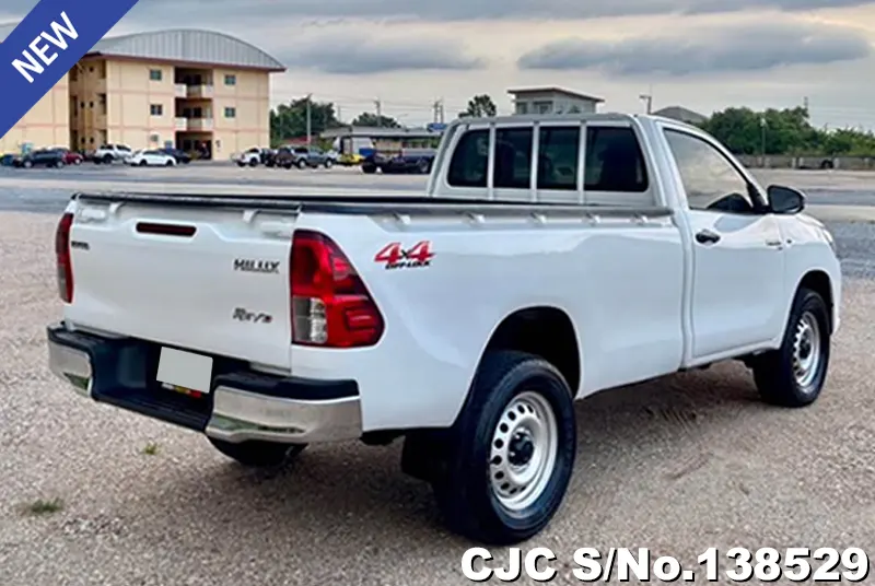 Toyota Hilux in White for Sale Image 2