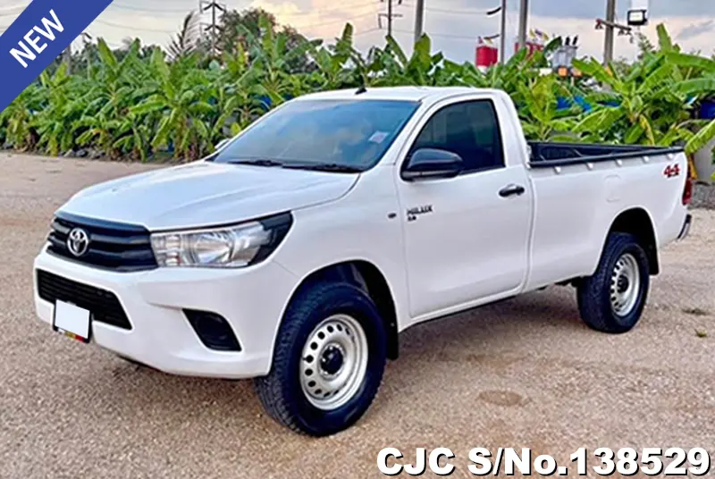 Toyota Hilux in White for Sale Image 3