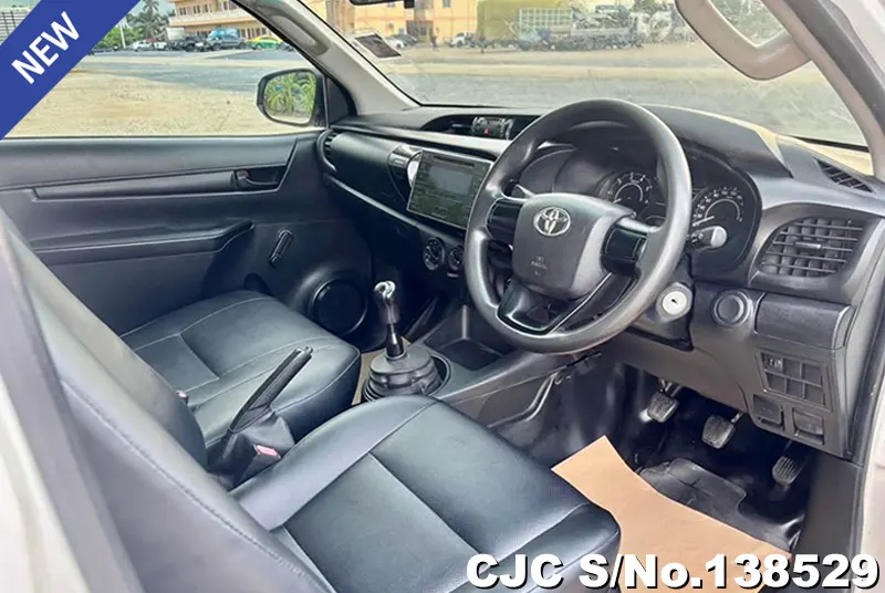 Toyota Hilux in White for Sale Image 6