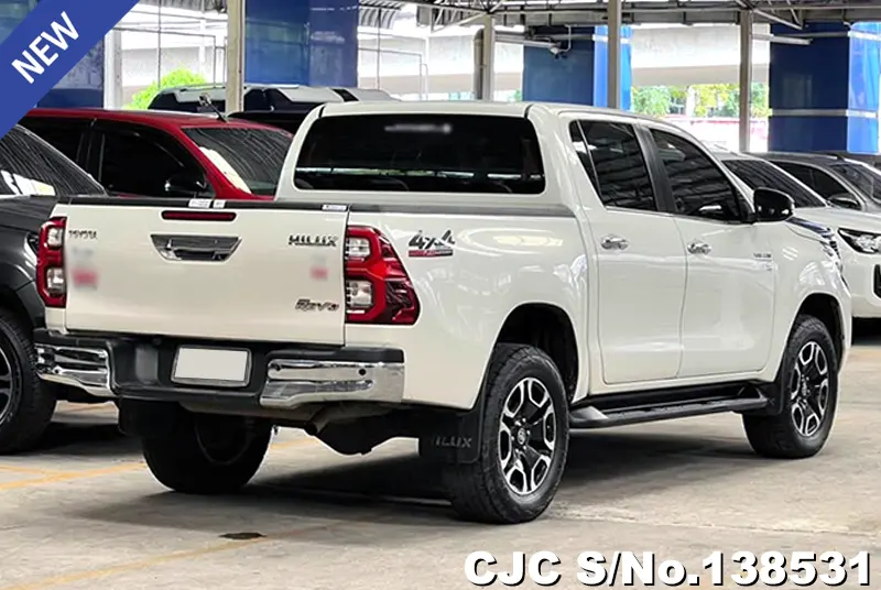 Toyota Hilux in White for Sale Image 2