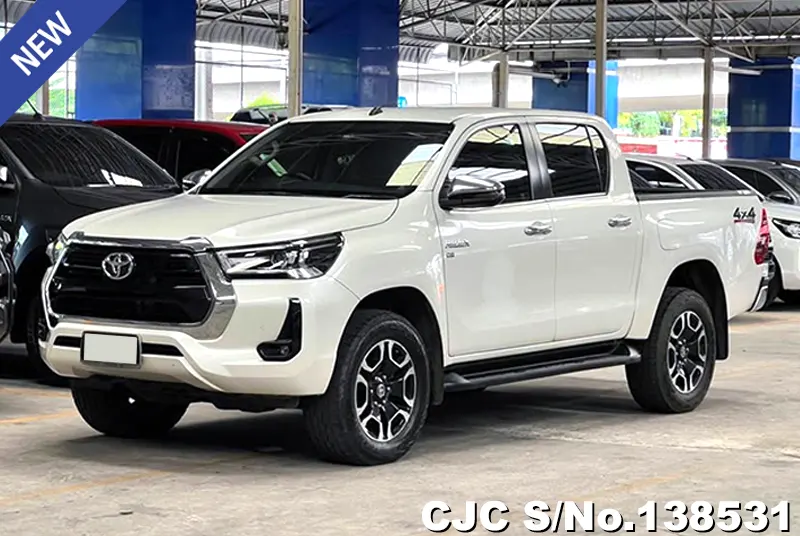 Toyota Hilux in White for Sale Image 3
