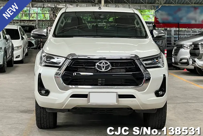 Toyota Hilux in White for Sale Image 4