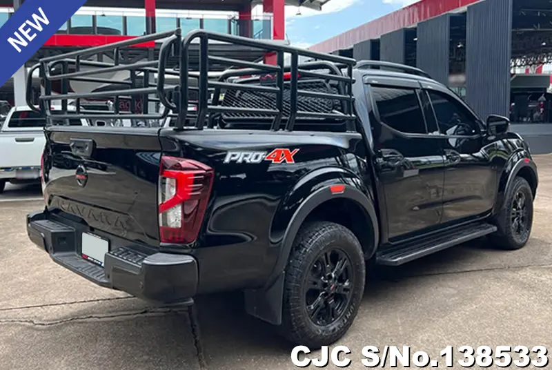 Nissan Navara in Black for Sale Image 2