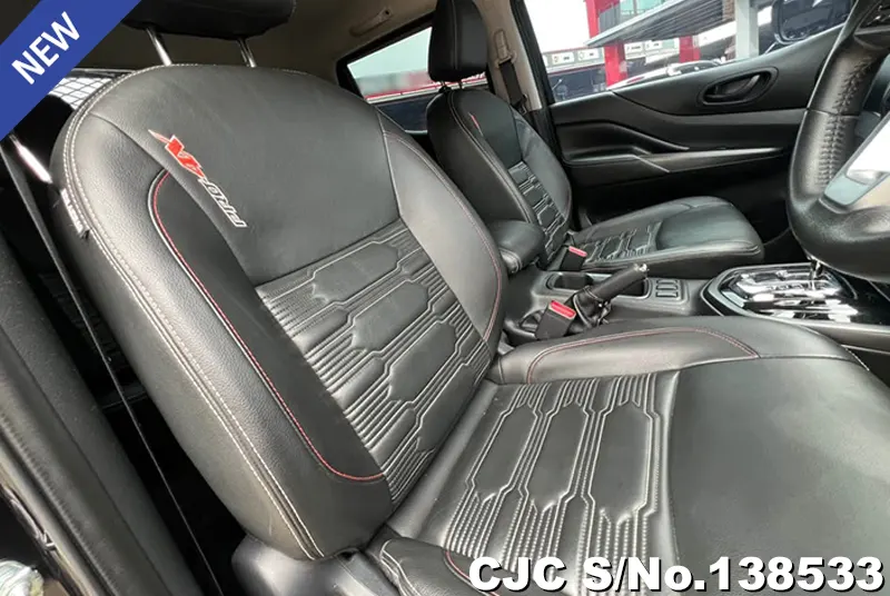 Nissan Navara in Black for Sale Image 4