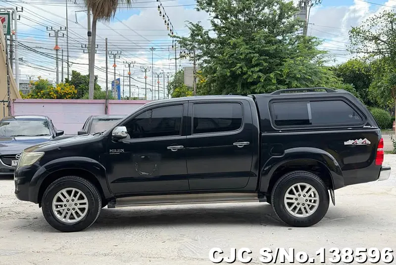 Toyota Hilux in Black for Sale Image 5