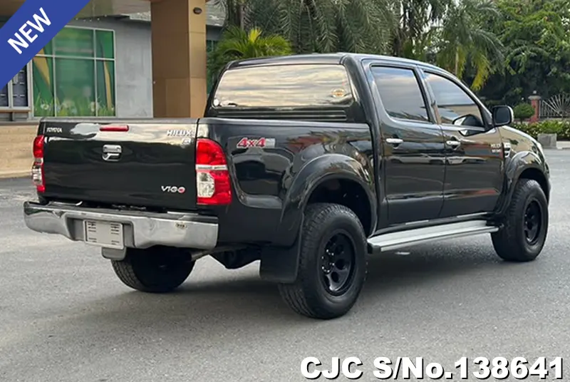Toyota Hilux in Black for Sale Image 2