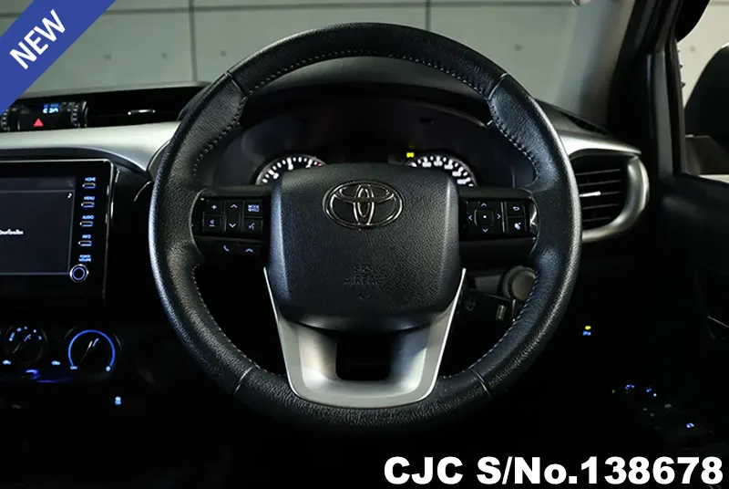 Toyota Hilux in Gray for Sale Image 10