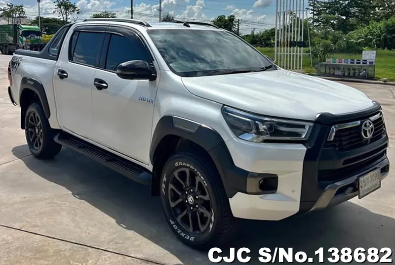 Toyota / Hilux / Revo auto