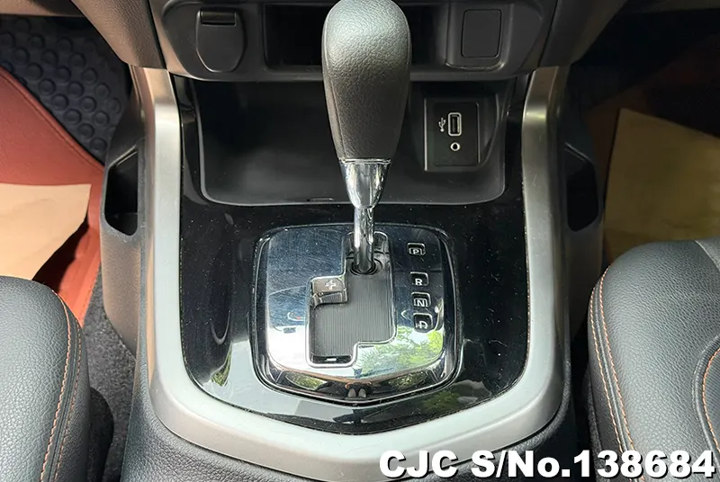 Nissan Navara in Black for Sale Image 12