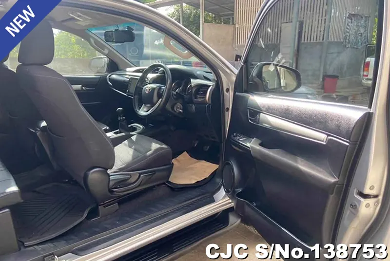 Toyota Hilux in Silver for Sale Image 4