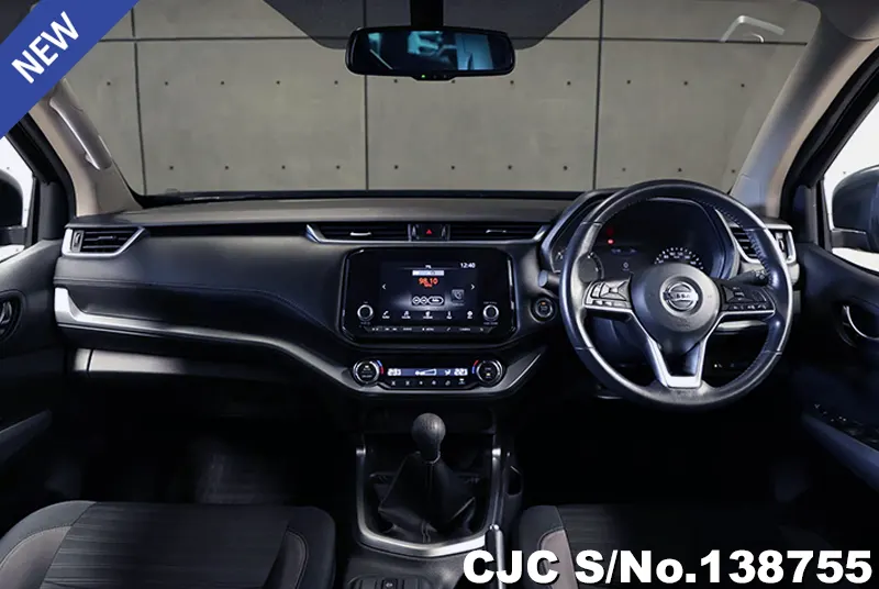 Nissan Navara in Black for Sale Image 4
