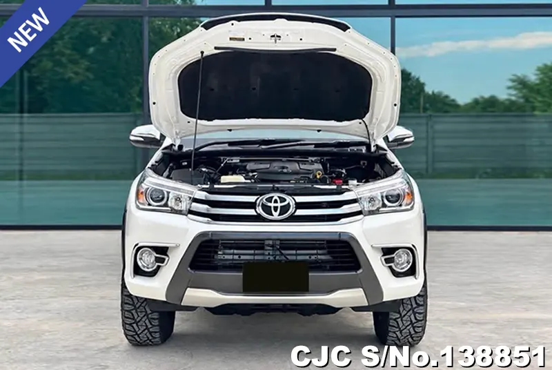 Toyota Hilux in White for Sale Image 12