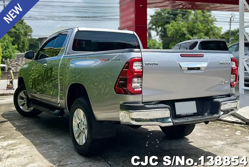 Toyota Hilux in Gray for Sale Image 1