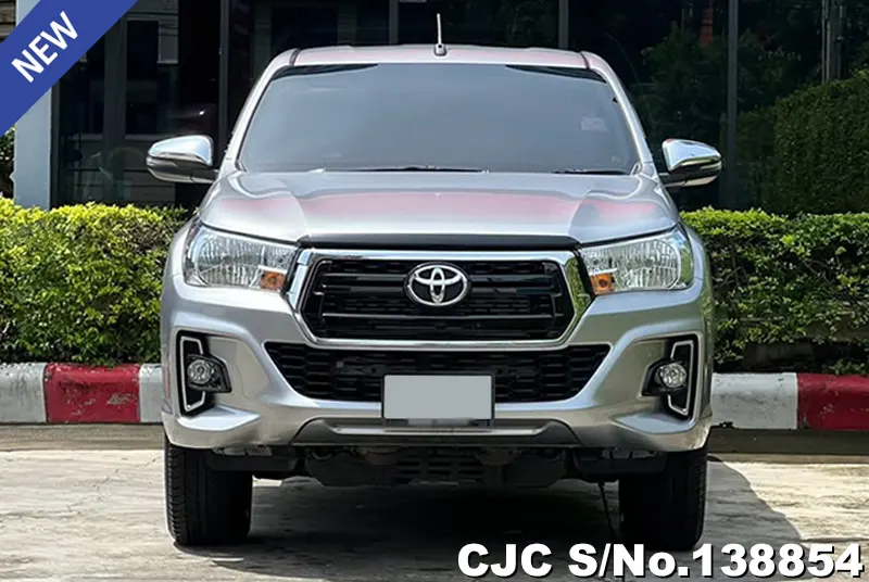 Toyota Hilux in Gray for Sale Image 4