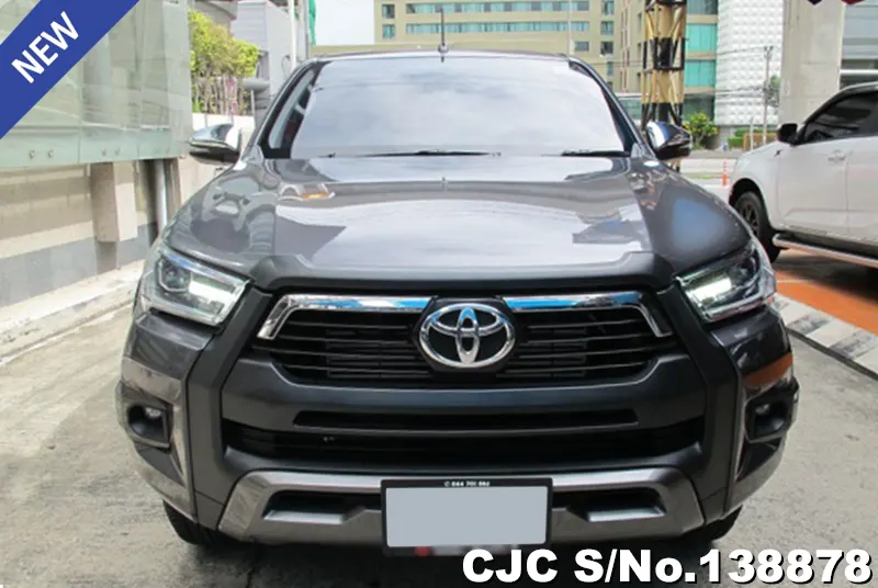 Toyota Hilux in Gray for Sale Image 4