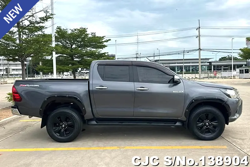 Toyota Hilux in Gray for Sale Image 6