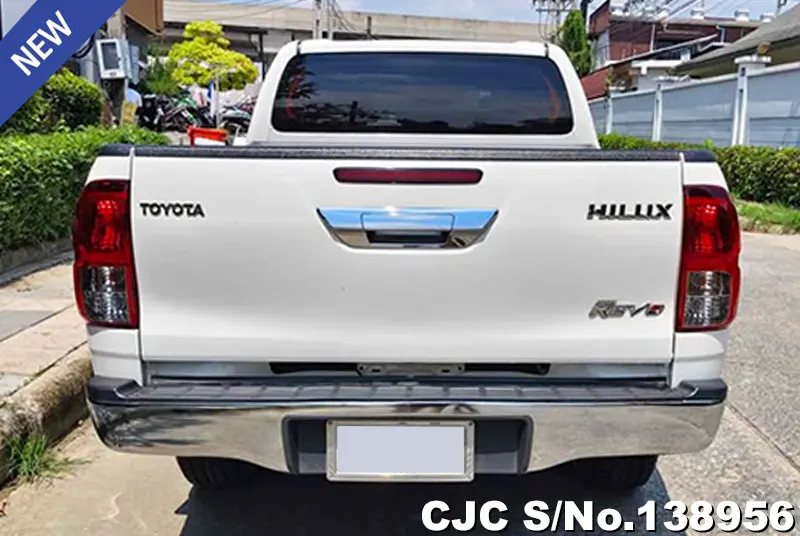Toyota Hilux in White for Sale Image 5