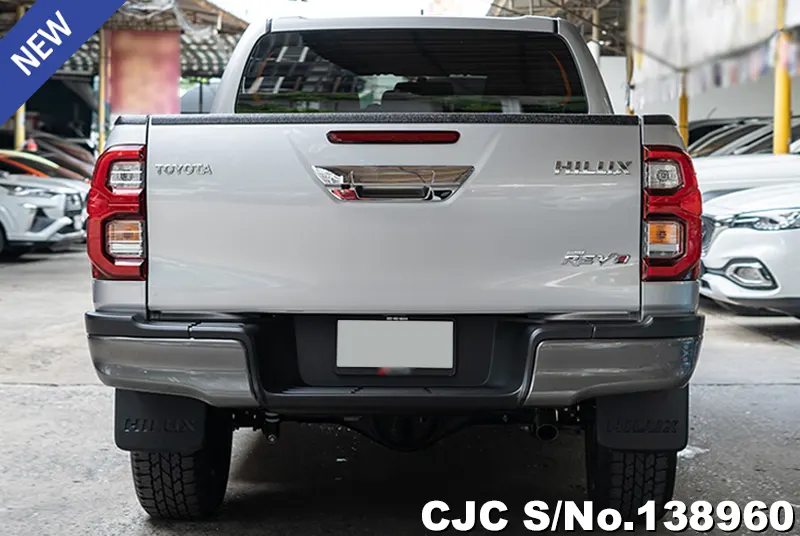 Toyota Hilux in Gray for Sale Image 5