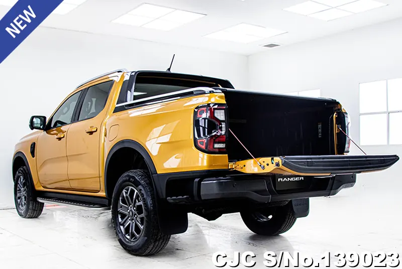 Ford Ranger in Luxe Yellow for Sale Image 4
