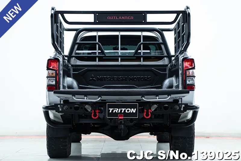 Mitsubishi Triton in White for Sale Image 4